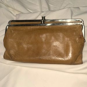 HOBO INTERNATIONAL Lauren Clutch Wallet